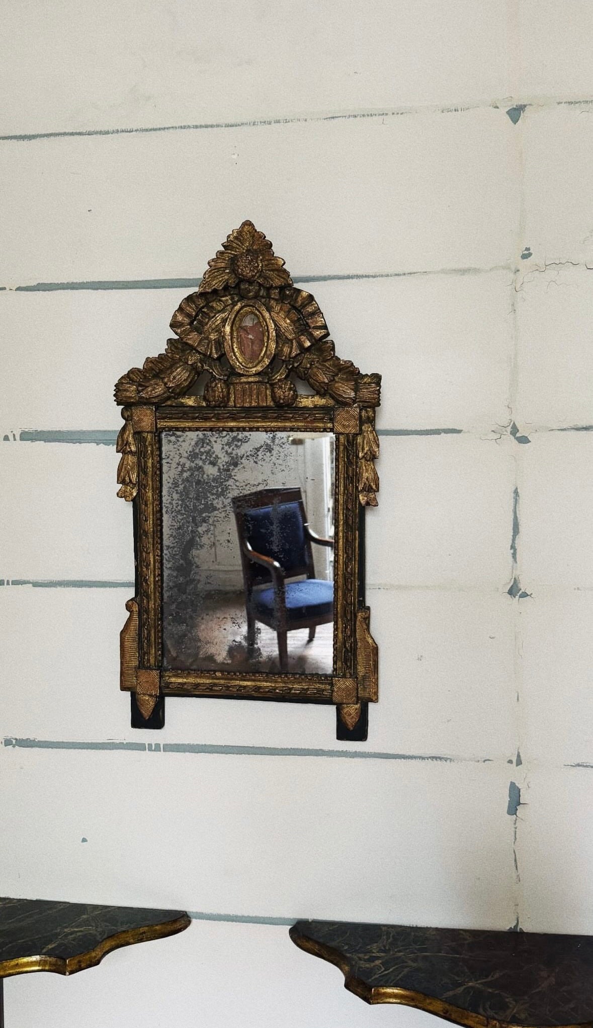 GILT FRAME MIRROR