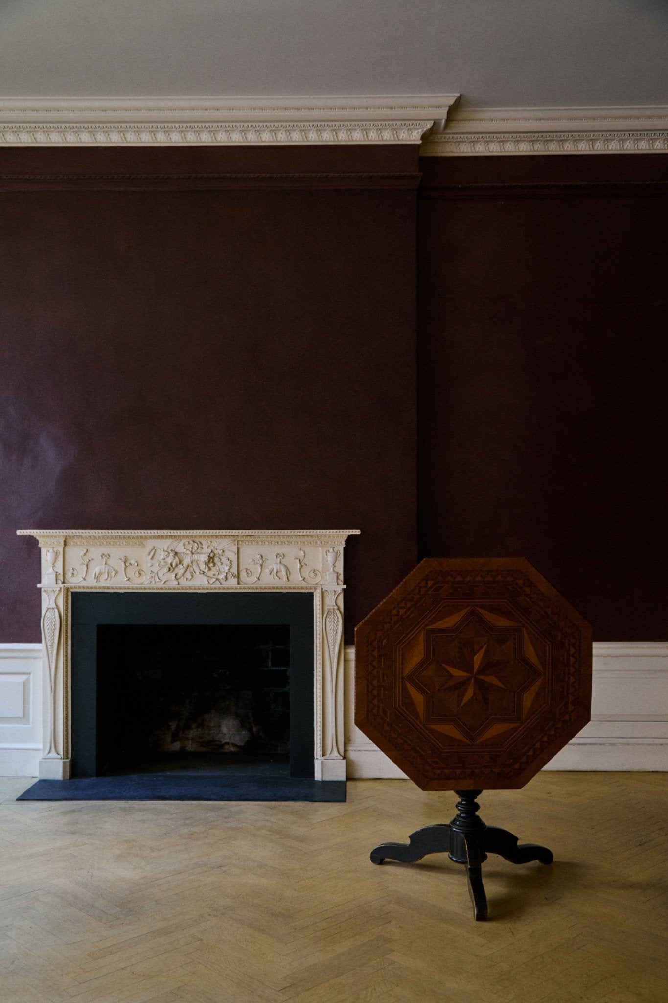 TILT TOP TABLE W MARQUETRY INLAY